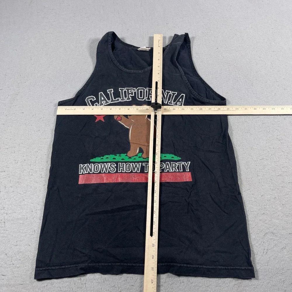 Vintage Y2K Tank Top Men Medium California Bear Knows How‎ To Party Graphic